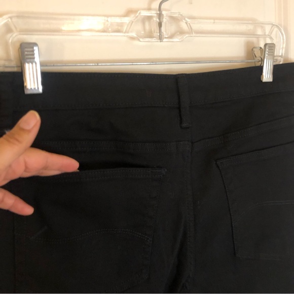 NWOT new Lee Womens Relaxed Fit Mid Rise Size crop black Sz Medium - Picture 9 of 12